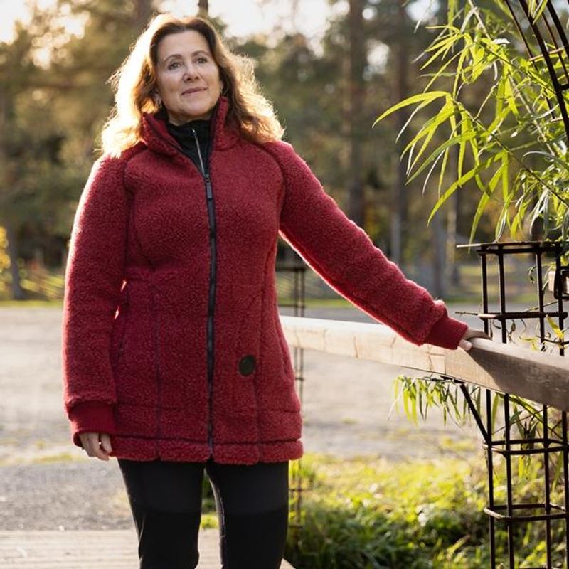 Frida ulljakke lang damemodell 100% ull