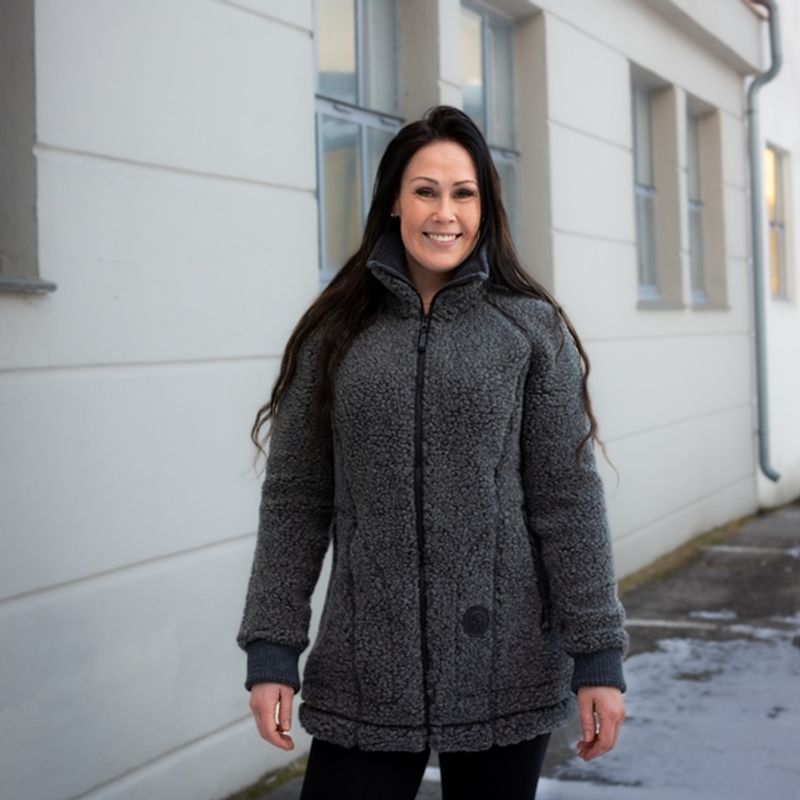 Frida ulljakke lang damemodell 100% ull